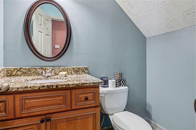 215 Hampton Woods Drive, Fayetteville, GA 30215