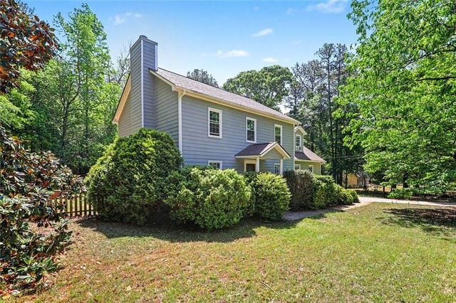 215 Hampton Woods Drive, Fayetteville, GA 30215