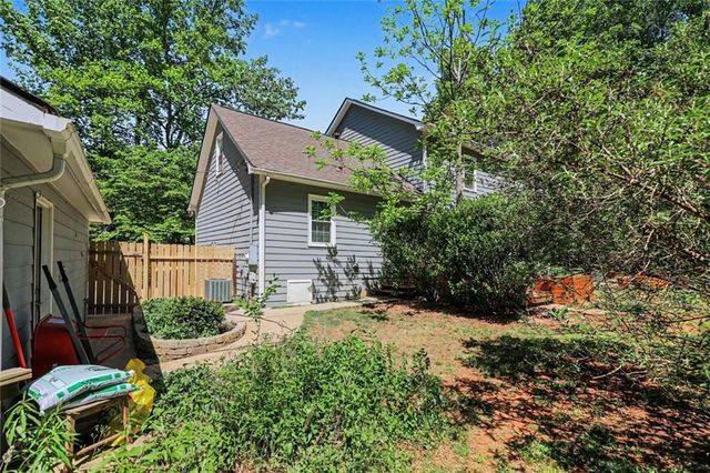 215 Hampton Woods Drive, Fayetteville, GA 30215