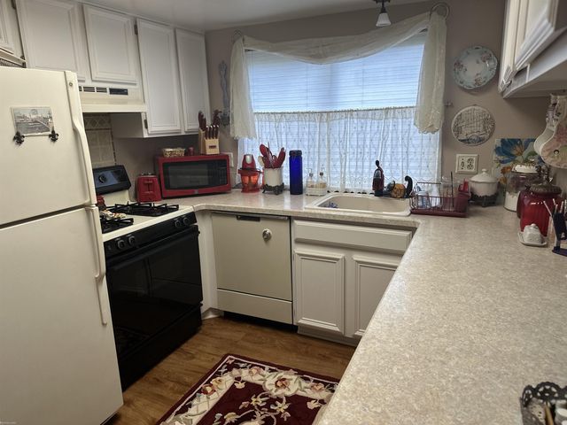 37398 Charter Oaks Boulevard, Clinton Township, MI 48036