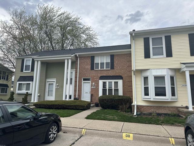 37398 Charter Oaks Boulevard, Clinton Township, MI 48036