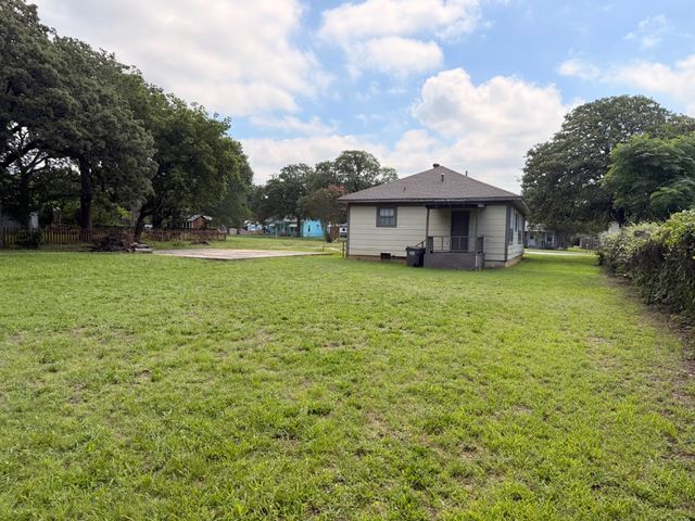 3029 Pueblo Trail, Lake Worth, TX 76135