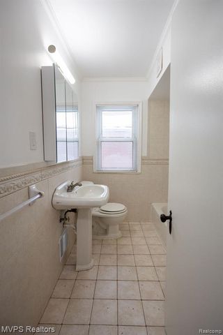 21337 Universal Avenue, Eastpointe, MI 48021