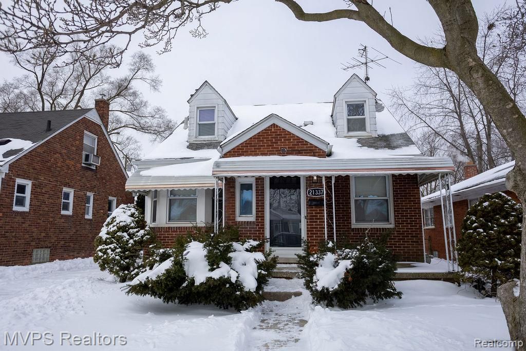 21337 Universal Avenue, Eastpointe, MI 48021