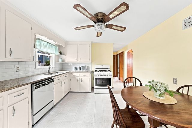 46 Fetherston Ave, Lowell, MA 01852