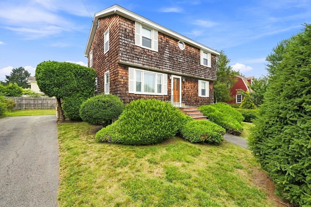 46 Fetherston Ave, Lowell, MA 01852