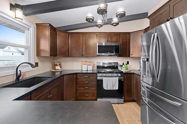 951 DUCHATEAU AVENUE, Green Bay, WI 54304