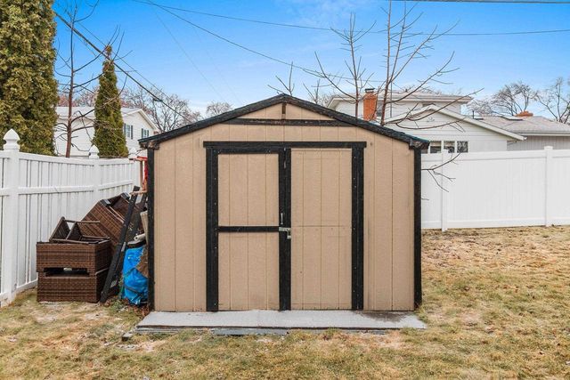 951 DUCHATEAU AVENUE, Green Bay, WI 54304