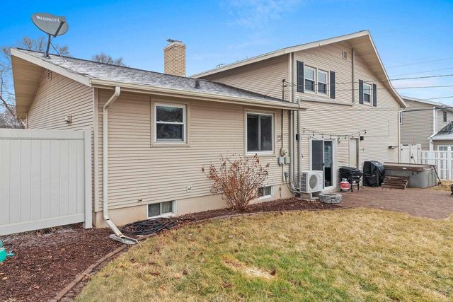 951 DUCHATEAU AVENUE, Green Bay, WI 54304