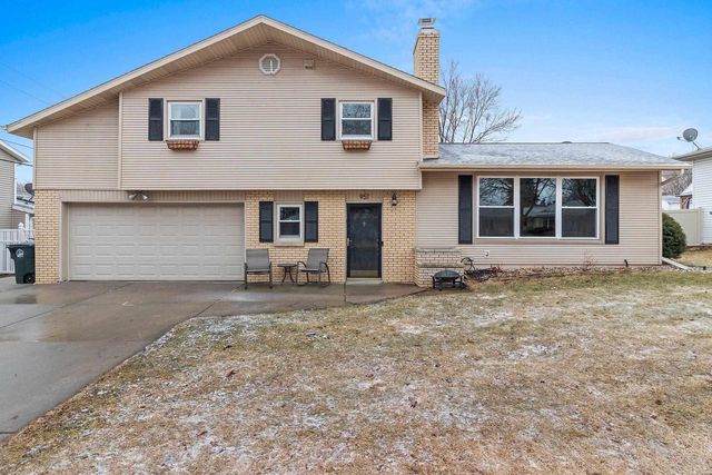 951 DUCHATEAU AVENUE, Green Bay, WI 54304