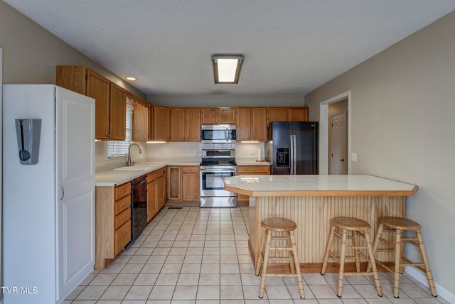104 Mountain View Drive, Mount Carmel, TN 37645