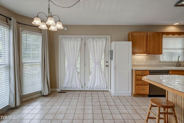 104 Mountain View Drive, Mount Carmel, TN 37645