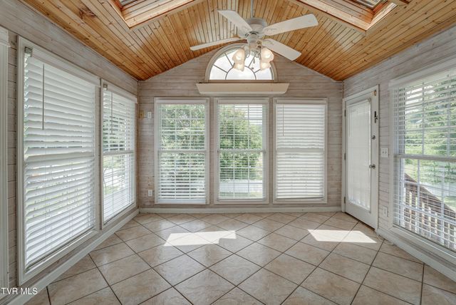 104 Mountain View Drive, Mount Carmel, TN 37645