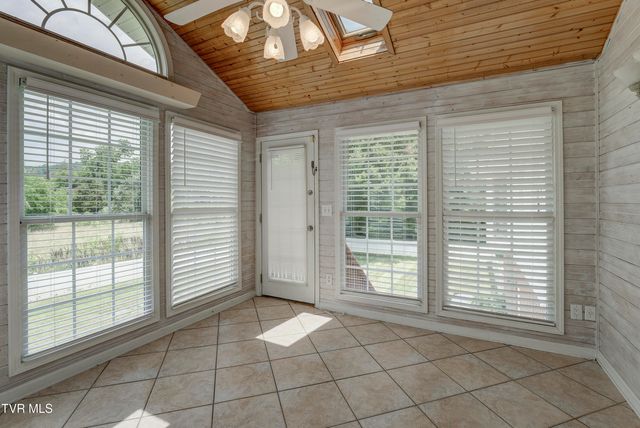 104 Mountain View Drive, Mount Carmel, TN 37645
