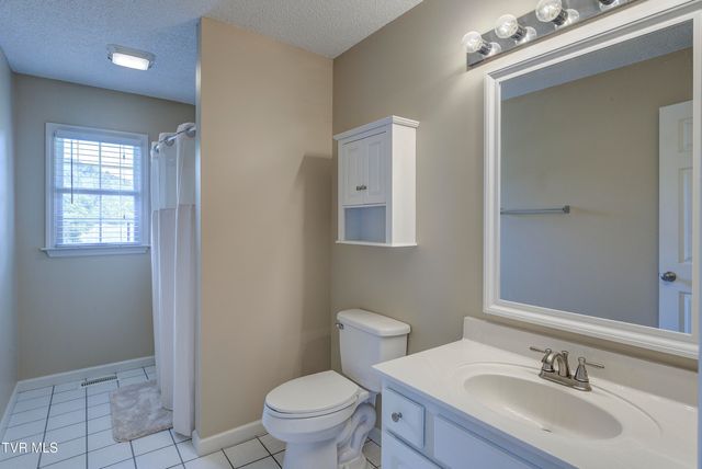 104 Mountain View Drive, Mount Carmel, TN 37645
