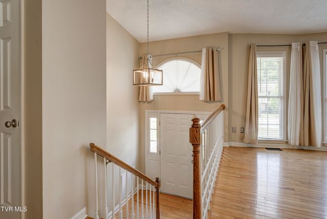 104 Mountain View Drive, Mount Carmel, TN 37645