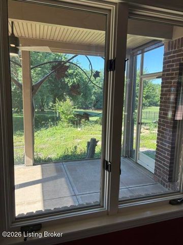 60 Osage Trail, Louisville, KY 40245