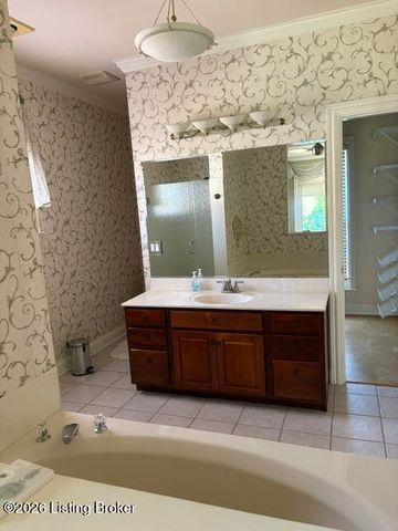 60 Osage Trail, Louisville, KY 40245