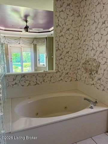 60 Osage Trail, Louisville, KY 40245