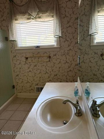 60 Osage Trail, Louisville, KY 40245