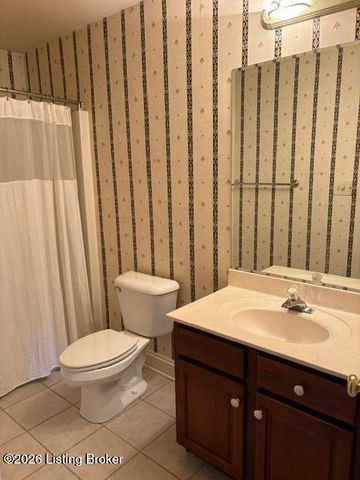 60 Osage Trail, Louisville, KY 40245
