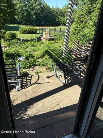 60 Osage Trail, Louisville, KY 40245
