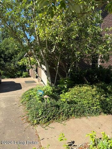 60 Osage Trail, Louisville, KY 40245