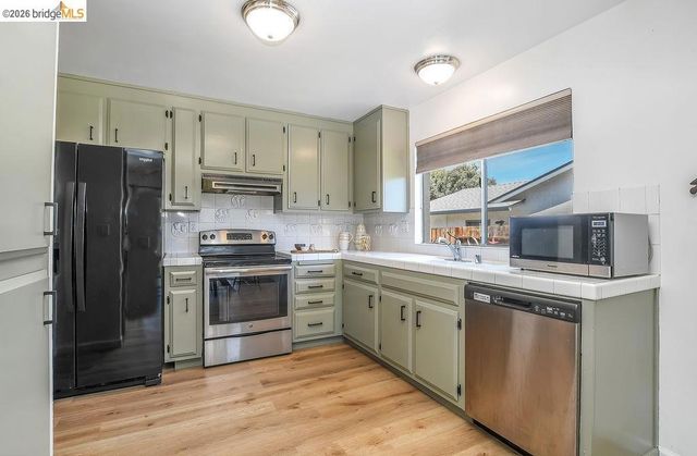 979 Walnut Dr, Oakley, CA 94561