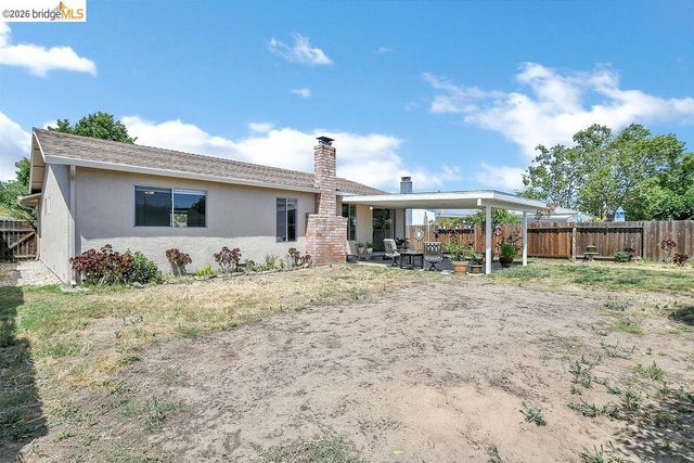 979 Walnut Dr, Oakley, CA 94561