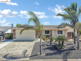 979 Walnut Dr, Oakley, CA 94561