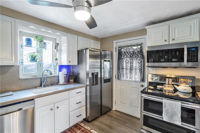 4470 Woodhill Dr, Munhall, PA 15120