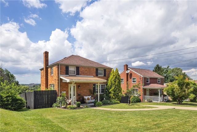 4470 Woodhill Dr, Munhall, PA 15120