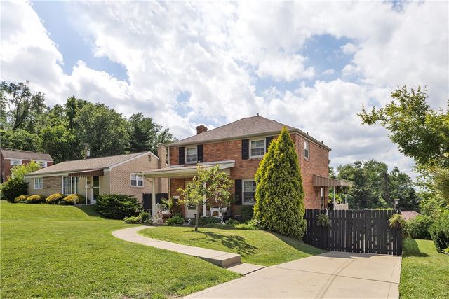 4470 Woodhill Dr, Munhall, PA 15120