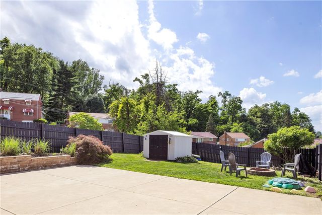 4470 Woodhill Dr, Munhall, PA 15120