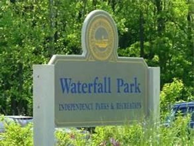 4714 Brentwood Avenue, Kansas City, MO 64136