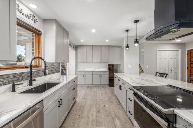 1540 S Fenton Street, Lakewood, CO 80232