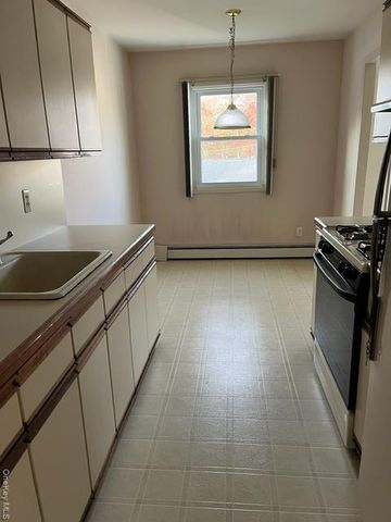 260 Waverly Avenue 15, Patchogue, NY 11772