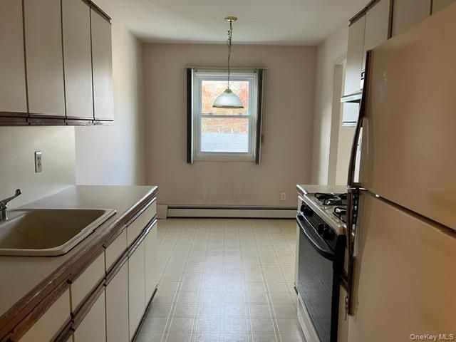 260 Waverly Avenue 15, Patchogue, NY 11772