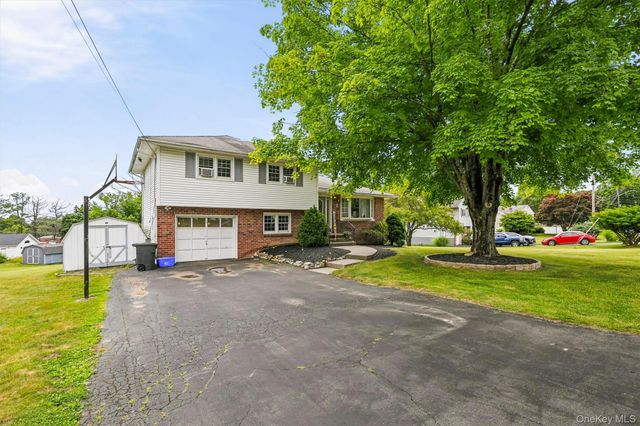 7 Tamarac Lane, Stony Point, NY 10980