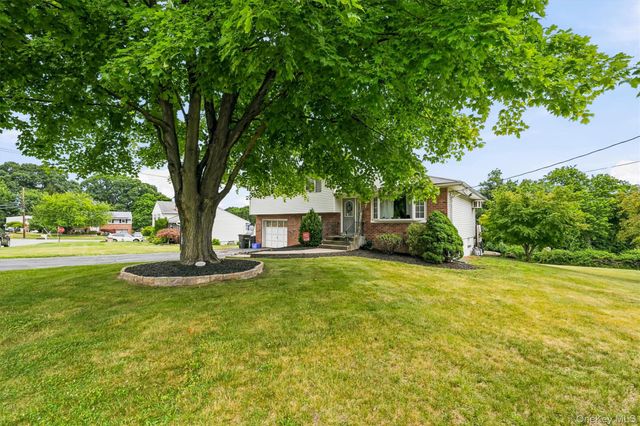 7 Tamarac Lane, Stony Point, NY 10980