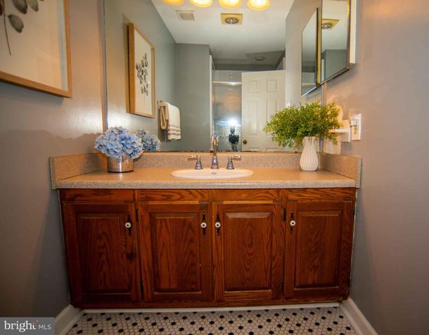 212 CLOVER HILL CT, Yardley, PA 19067