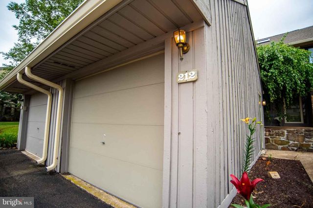 212 CLOVER HILL CT, Yardley, PA 19067