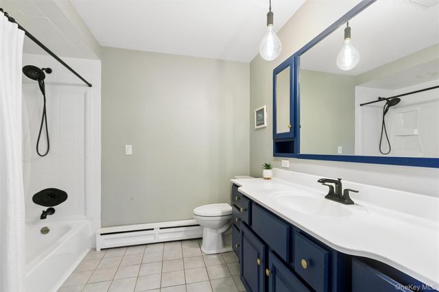 26 Avenue D, Holbrook, NY 11741