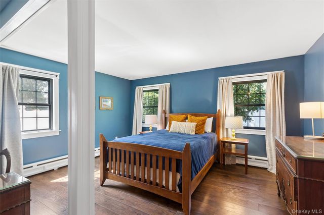 26 Avenue D, Holbrook, NY 11741