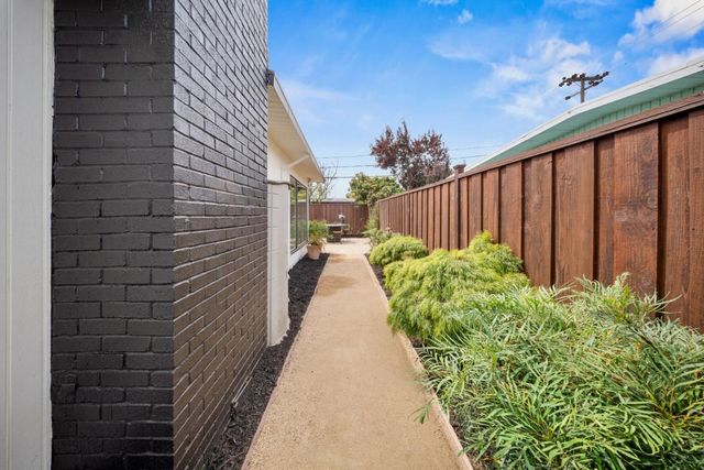 1769 Roberta Drive, San Mateo, CA 94403