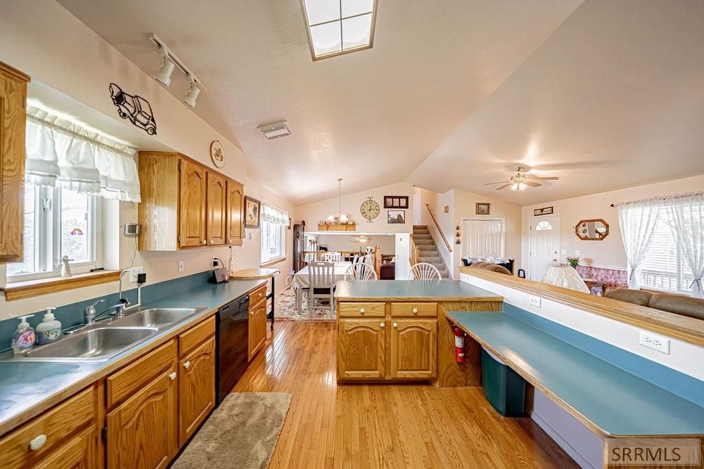 Image 13 of property listing at 647 N 1200 W, Blackfoot, ID 83221