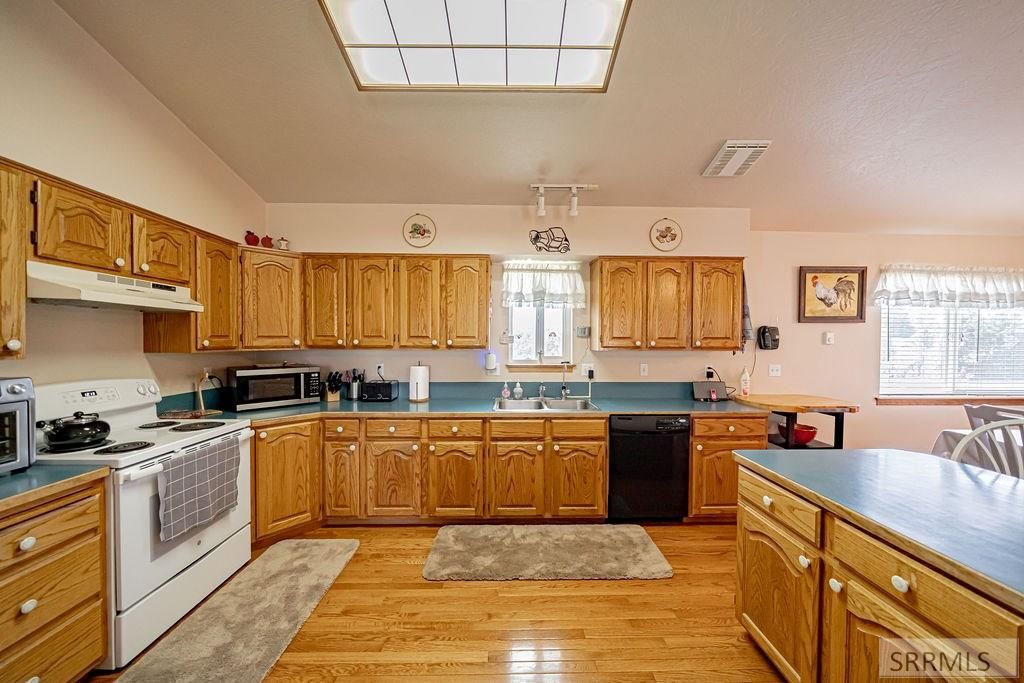 Image 14 of property listing at 647 N 1200 W, Blackfoot, ID 83221