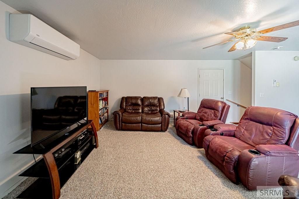 Image 23 of property listing at 647 N 1200 W, Blackfoot, ID 83221