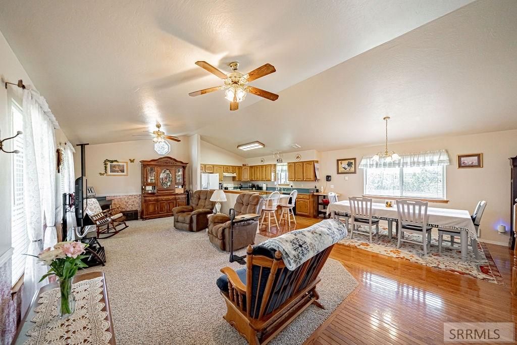 Image 3 of property listing at 647 N 1200 W, Blackfoot, ID 83221