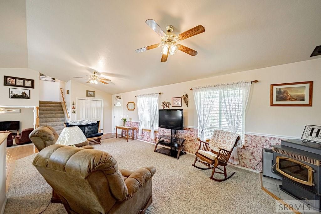 Image 4 of property listing at 647 N 1200 W, Blackfoot, ID 83221